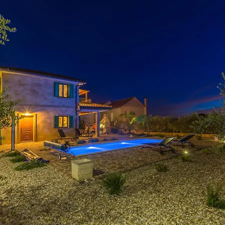 Rustic Bellamare * Linardići