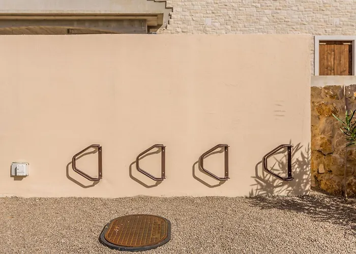 Rustic Bellamare Linardici