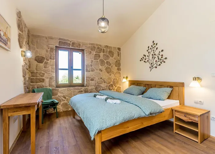 Rustic Bellamare * Linardici