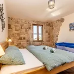 Rustic Bellamare * Linardići