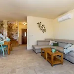 Rustic Bellamare * Linardići