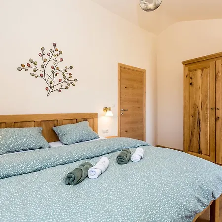 Rustic Bellamare Linardići