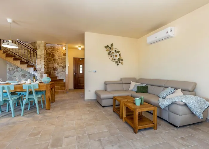 Rustic Bellamare * Linardići
