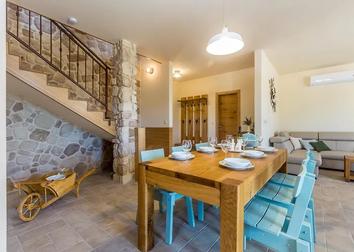 Rustic Bellamare Linardići