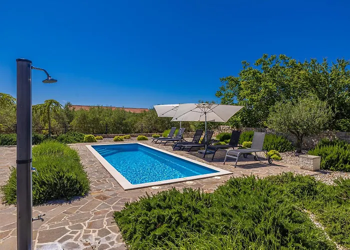 Rustic Bellamare Βίλα