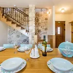 Rustic Bellamare *